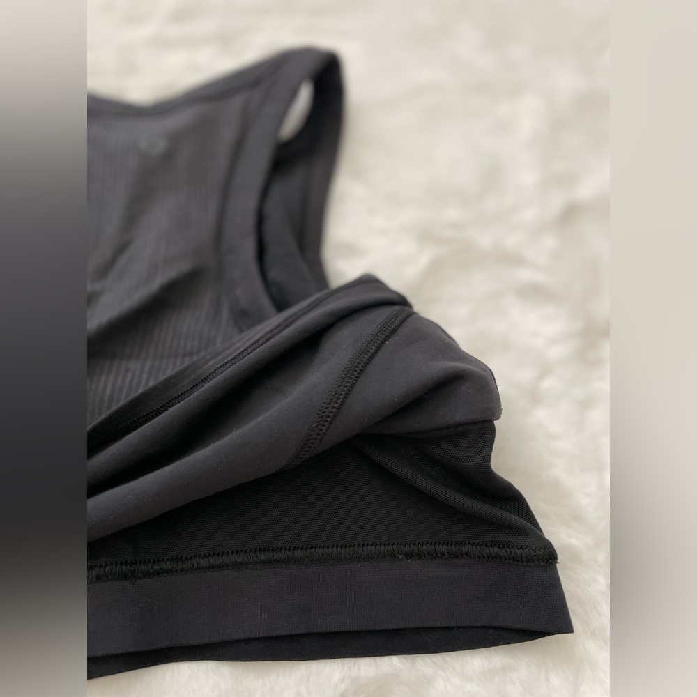 Lululemon Blissful Bend Crop Tank Top Size 6 Built in Shelf Sports Bra High Neck - Picture 4 of 6